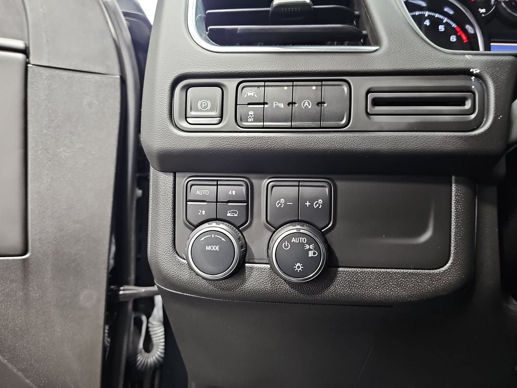 2023 Chevrolet Suburban LS