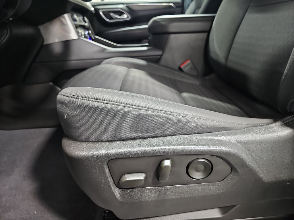 2023 Chevrolet Suburban LS