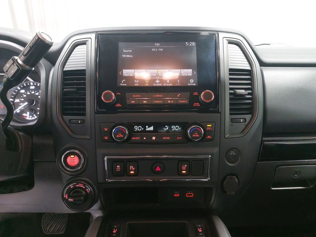 2024 Nissan Titan SV