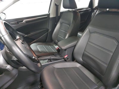 2019 Volkswagen Passat 2.0T SE R-Line