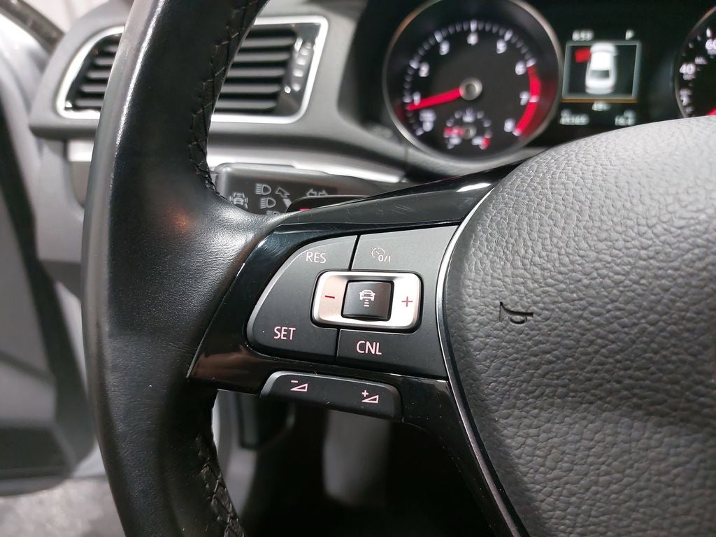 2019 Volkswagen Passat 2.0T SE R-Line