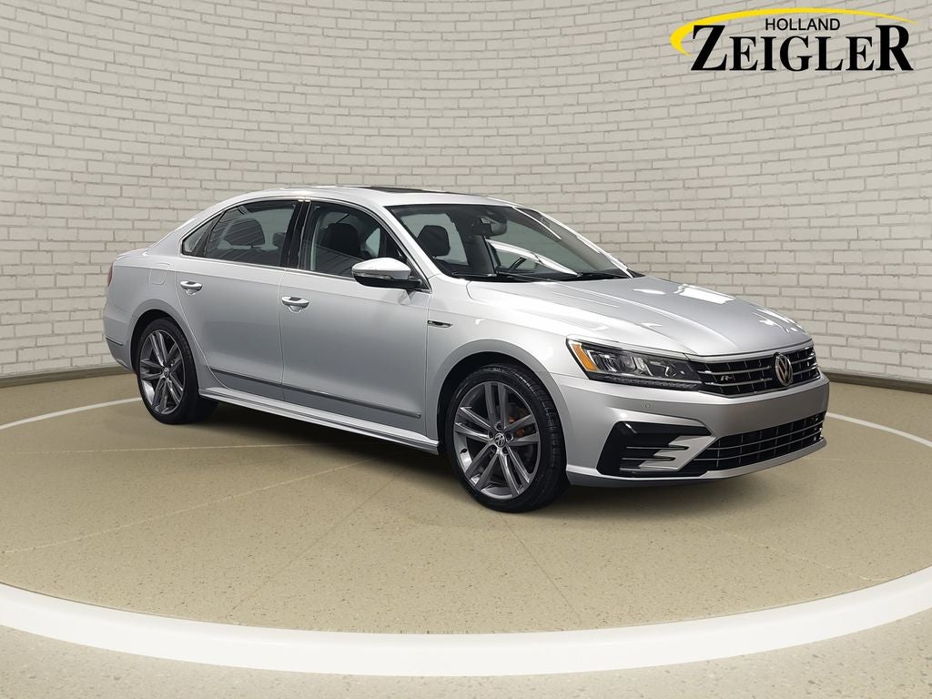 2019 Volkswagen Passat 2.0T SE R-Line