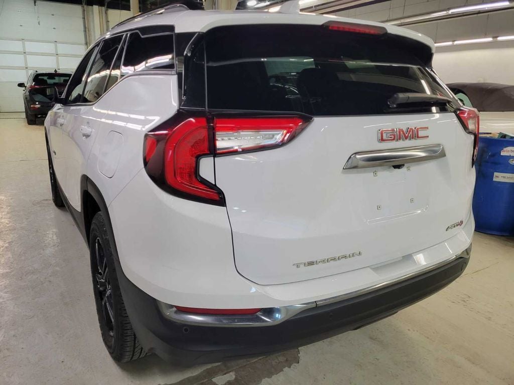 2022 GMC Terrain AT4