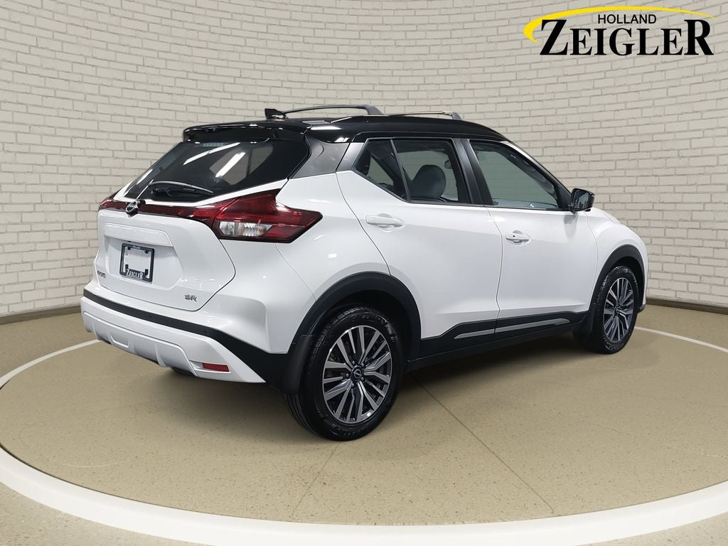 2023 Nissan Kicks SR