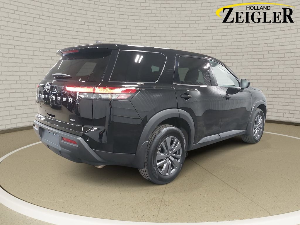 2025 Nissan Pathfinder S