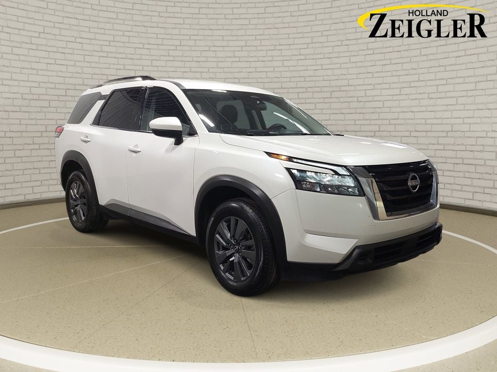 2024 Nissan Pathfinder SV