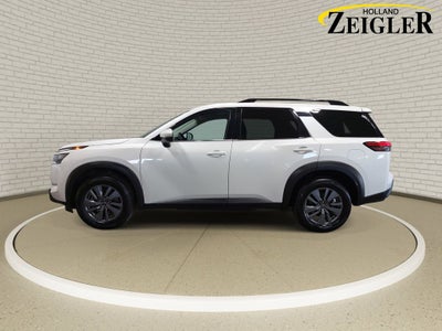 2024 Nissan Pathfinder SV