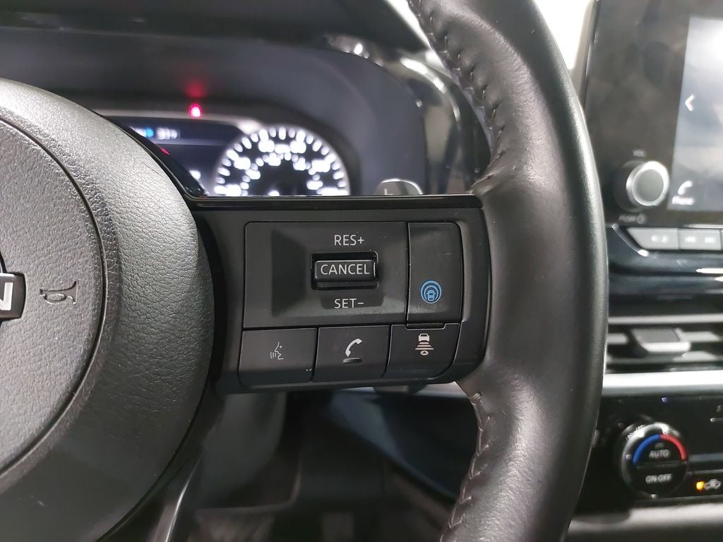 2023 Nissan Pathfinder SV