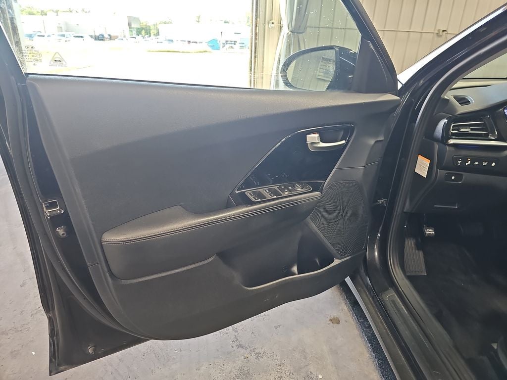 2021 Kia Niro LXS