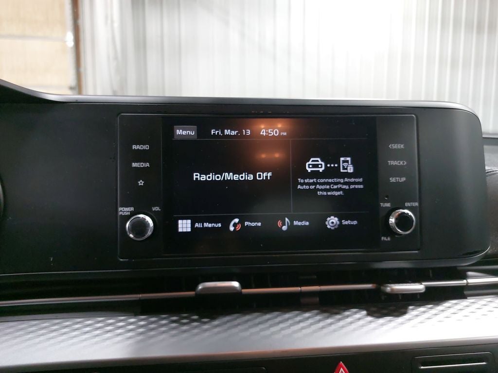 2023 Kia Carnival LX