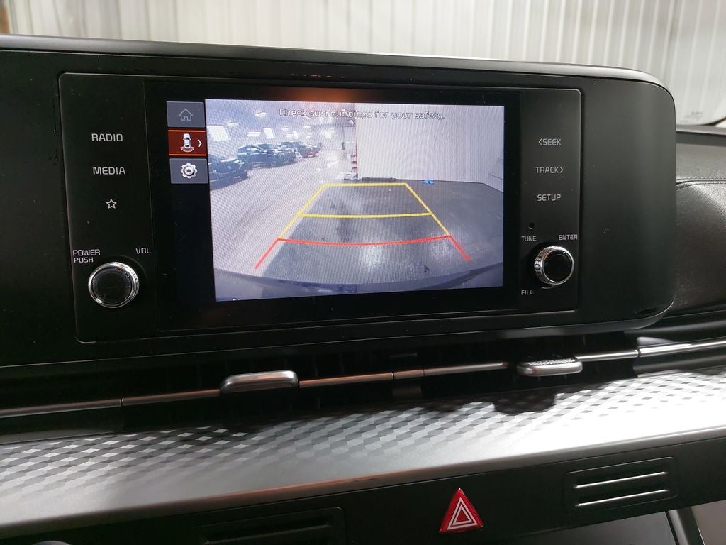 2023 Kia Carnival LX