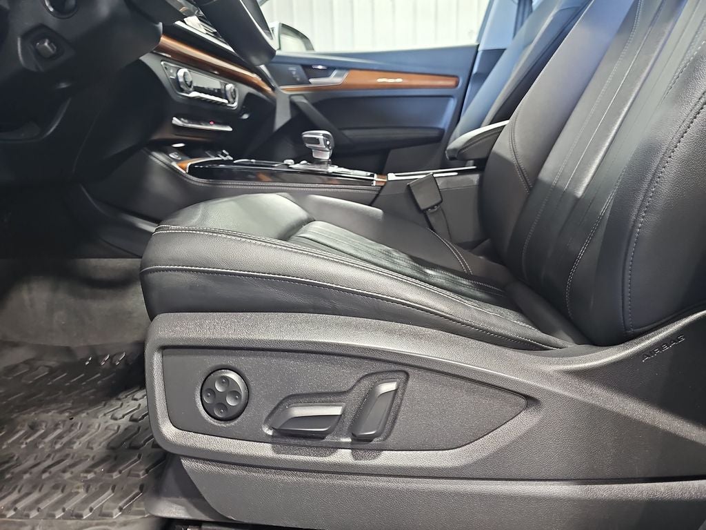 2023 Audi Q5 45 S line Premium quattro