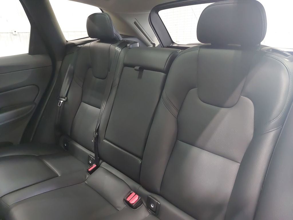 2023 Volvo XC60 B5 Plus Dark Theme