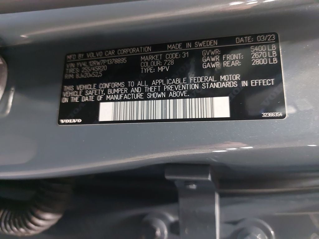 2023 Volvo XC60 B5 Plus Dark Theme