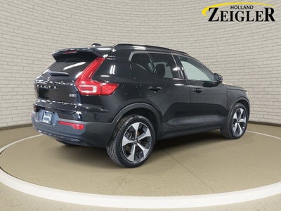2024 Volvo XC40 B5 Plus Dark Theme