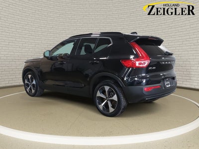 2024 Volvo XC40 B5 Plus Dark Theme