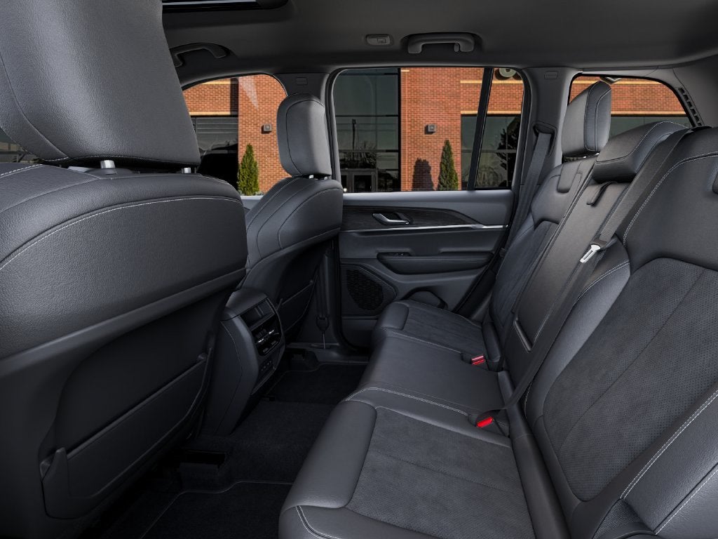 2027 Jeep Grand Cherokee Altitude