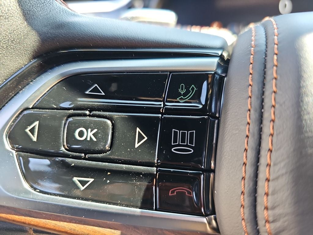 2022 Jeep Grand Cherokee Summit