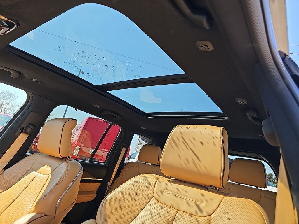 2022 Jeep Grand Cherokee Summit