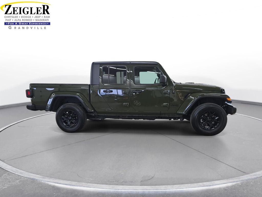 2022 Jeep Gladiator Sport