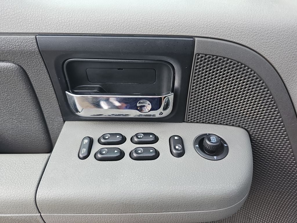 2006 Ford F-150 Base