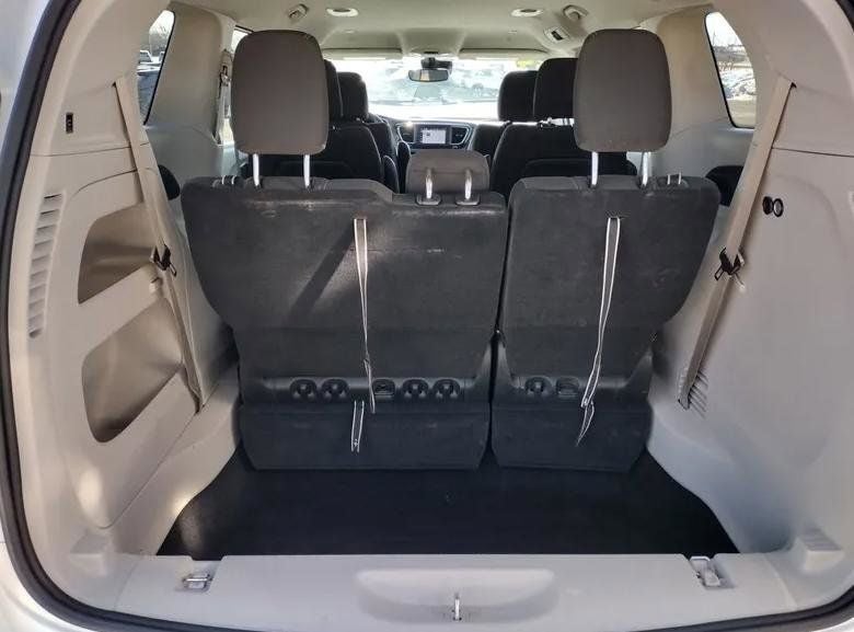 2024 Chrysler Voyager LX