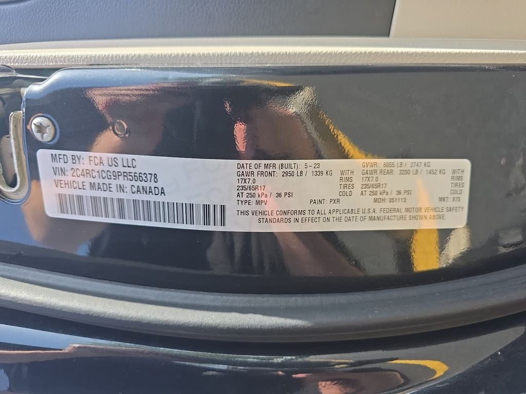 2023 Chrysler Voyager LX
