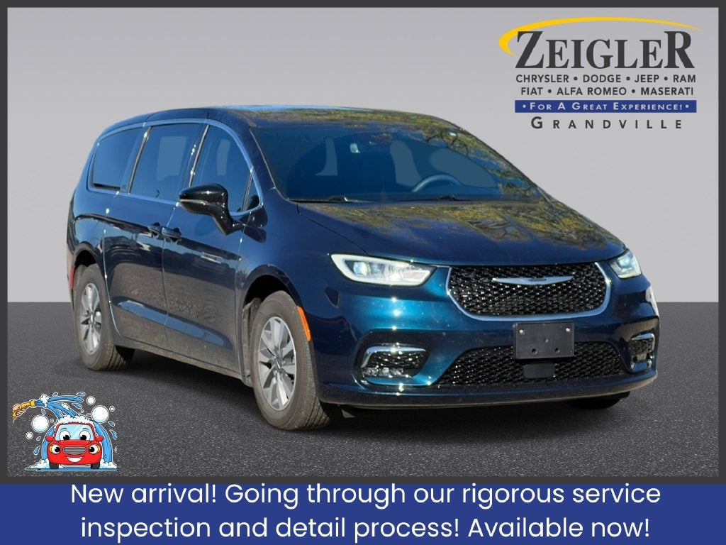 2025 Chrysler Pacifica Hybrid Select