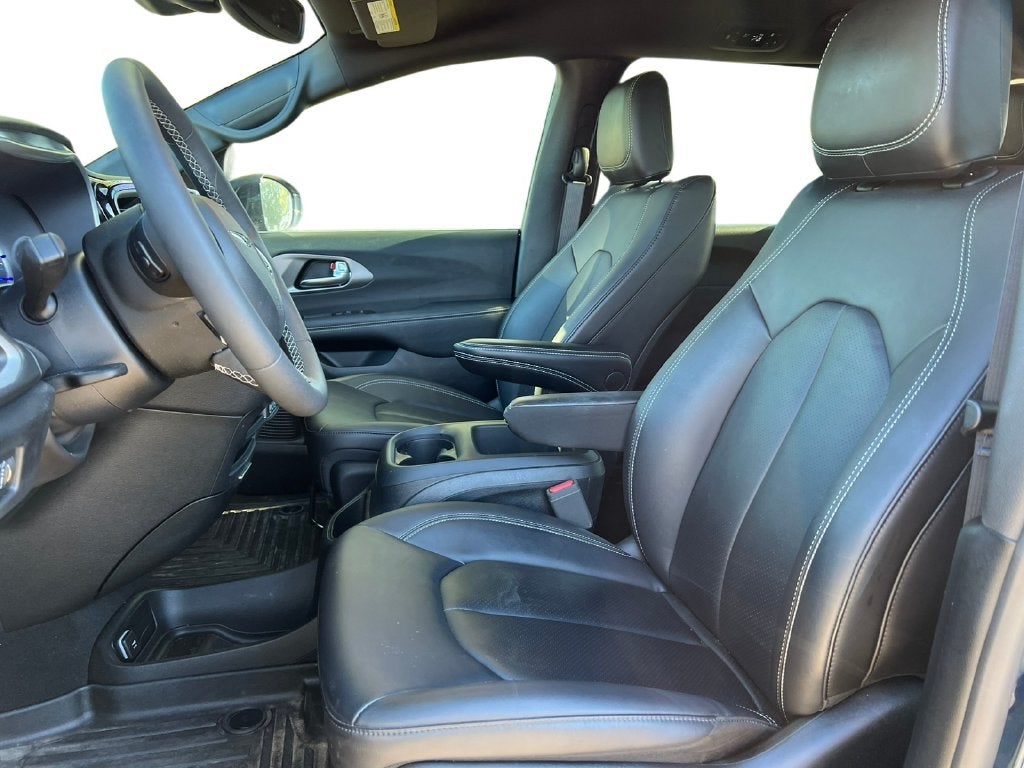 2025 Chrysler Pacifica Hybrid Select
