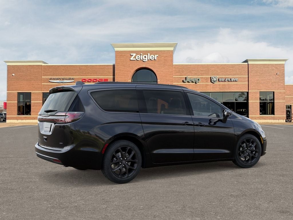 2026 Chrysler Pacifica Select