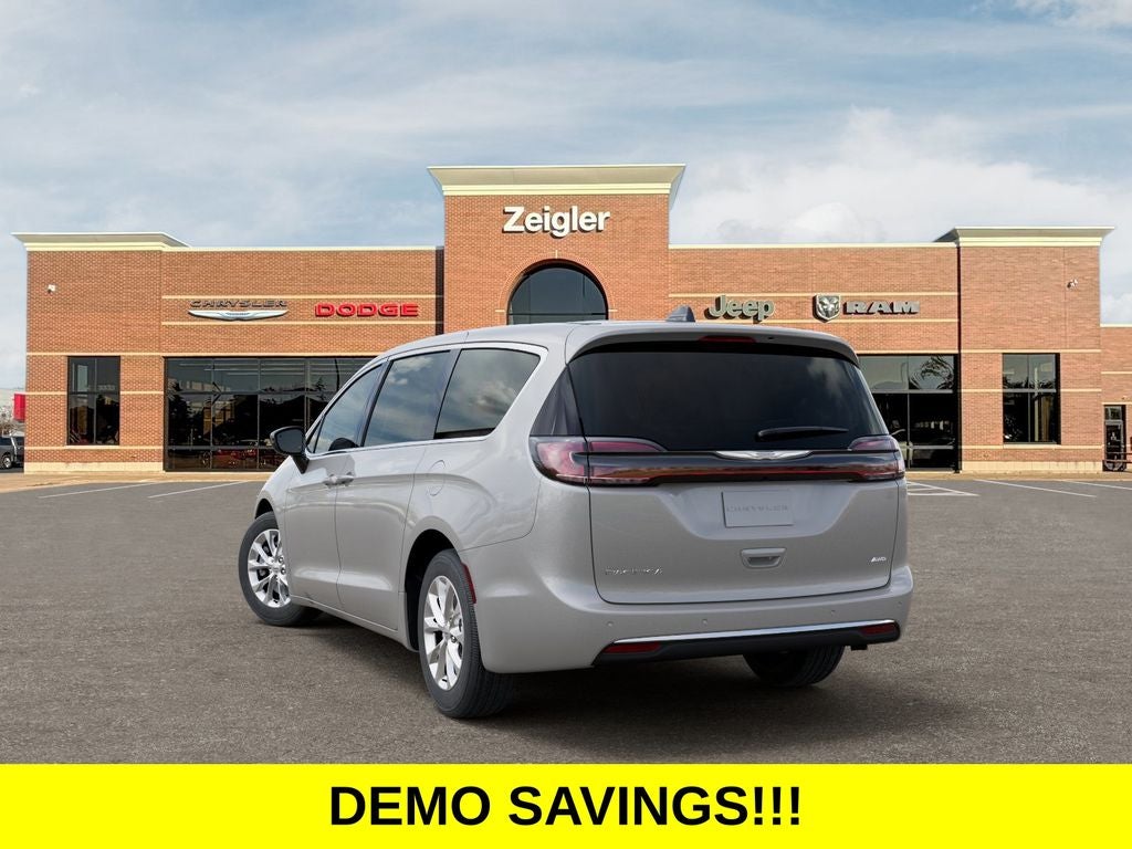 2026 Chrysler Pacifica Select
