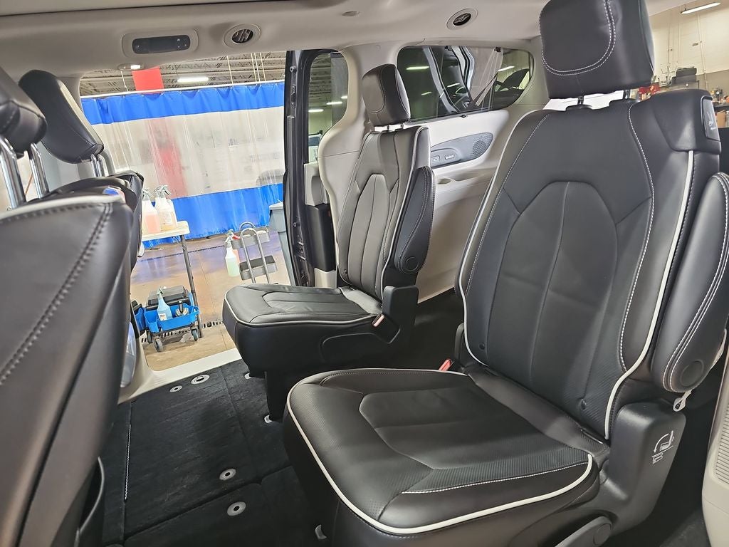 2023 Chrysler Pacifica Limited AWD