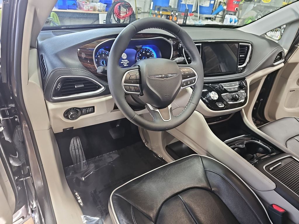 2023 Chrysler Pacifica Limited AWD