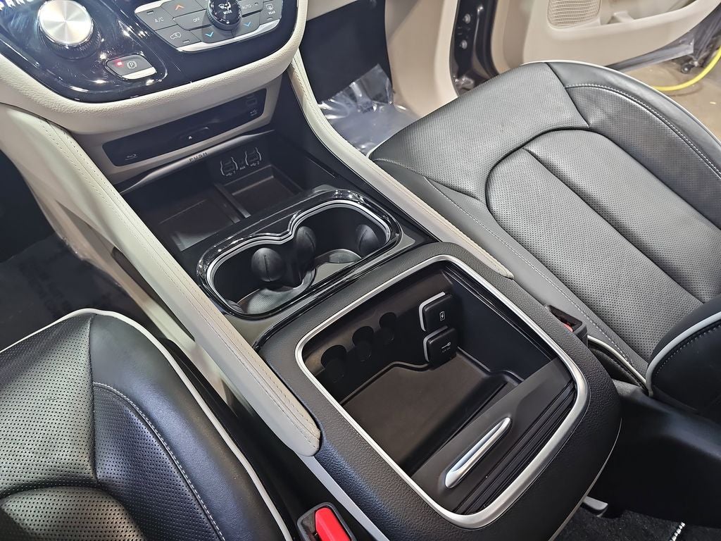 2023 Chrysler Pacifica Limited AWD