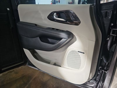 2023 Chrysler Pacifica Limited AWD
