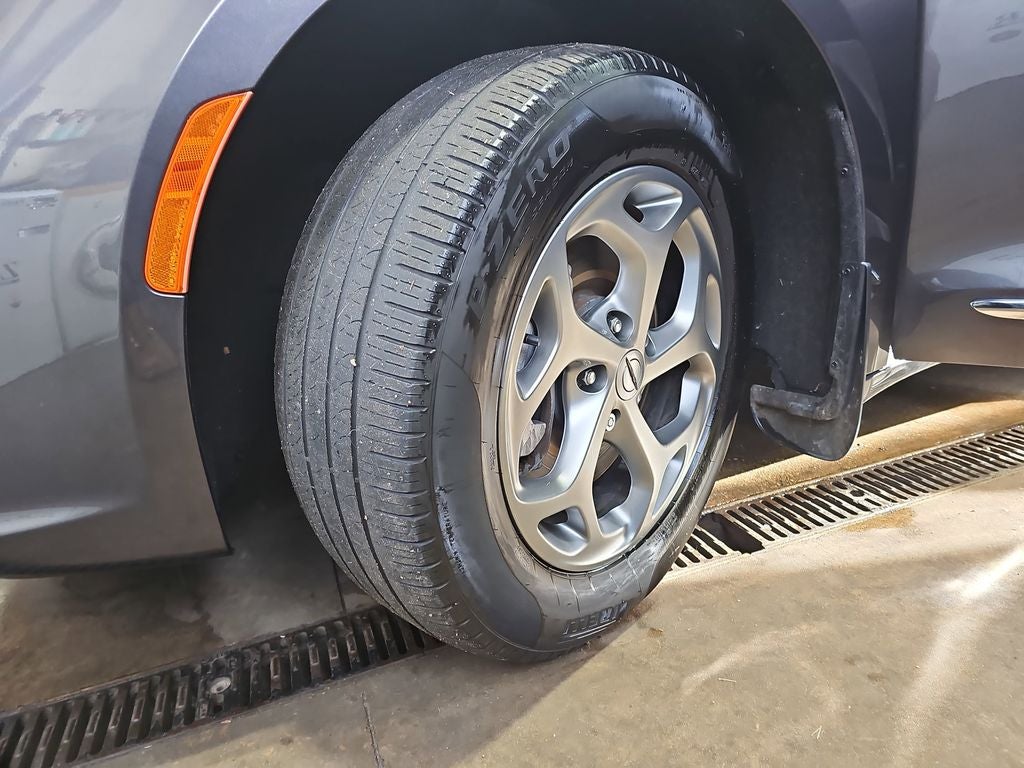 2023 Chrysler Pacifica Limited AWD