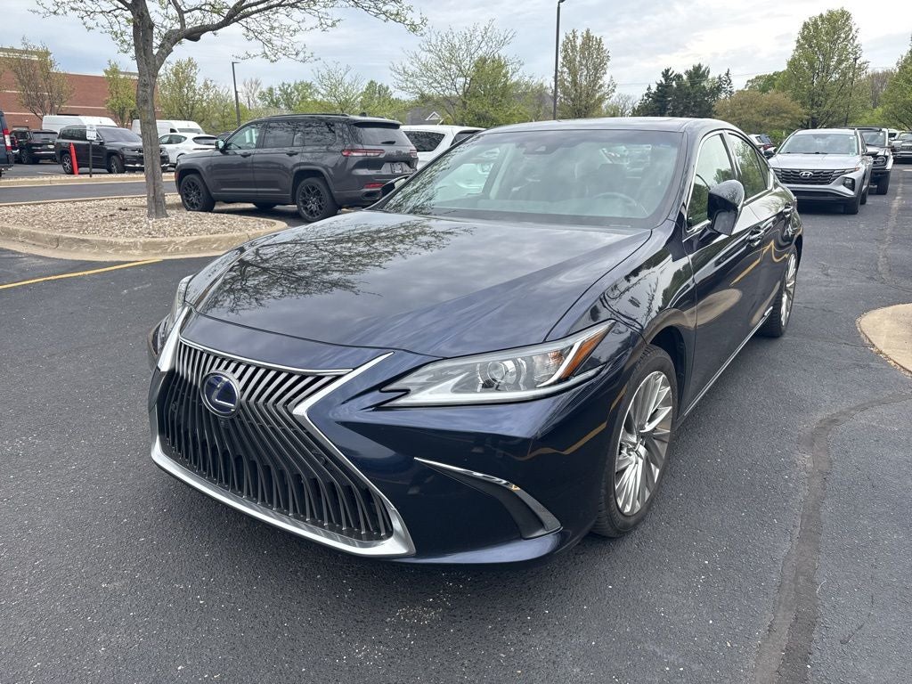 2021 Lexus ES 300h Luxury