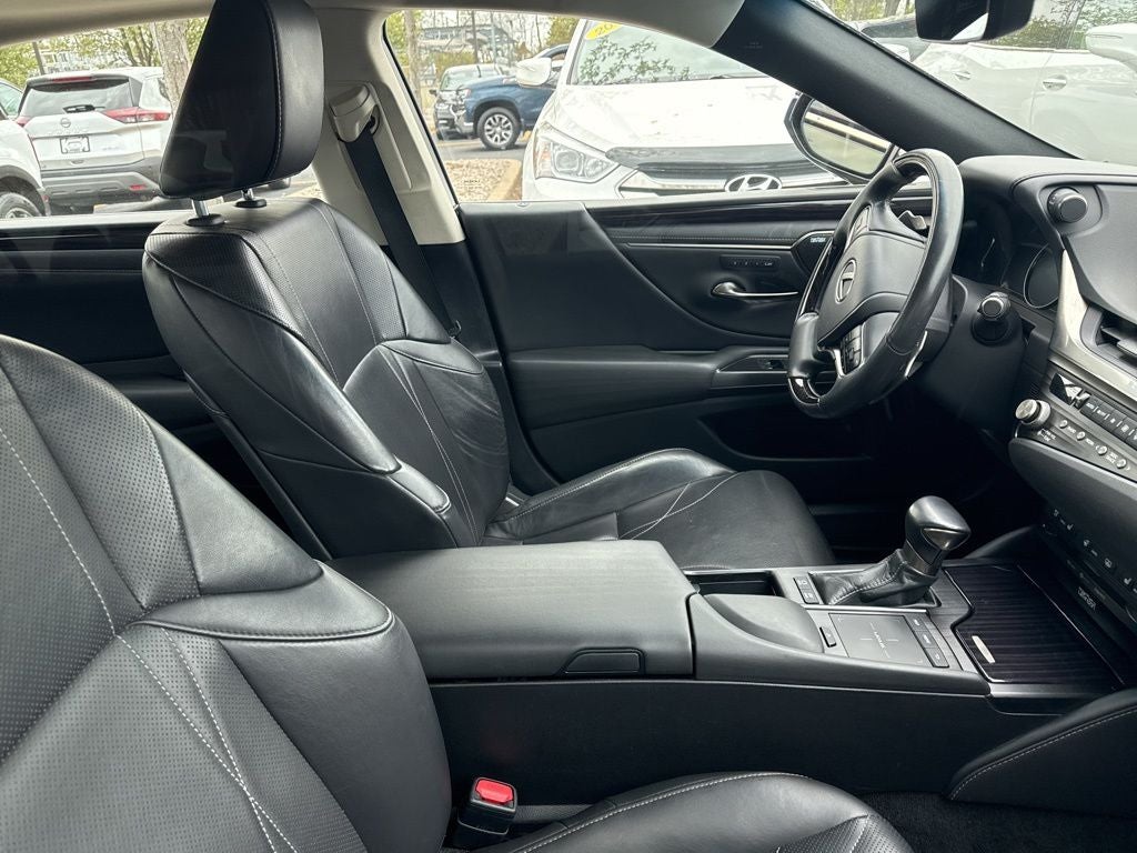 2021 Lexus ES 300h Luxury