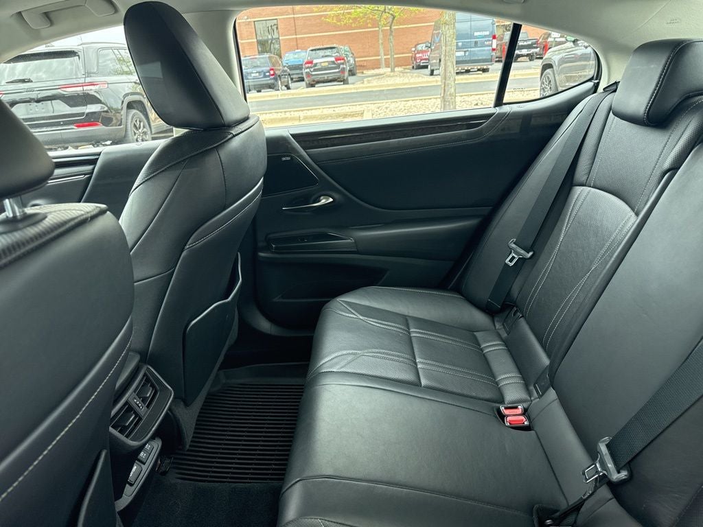 2021 Lexus ES 300h Luxury