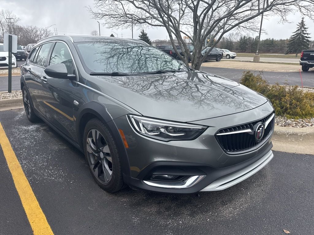 2019 Buick Regal TourX Essence