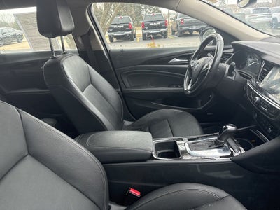 2019 Buick Regal TourX Essence