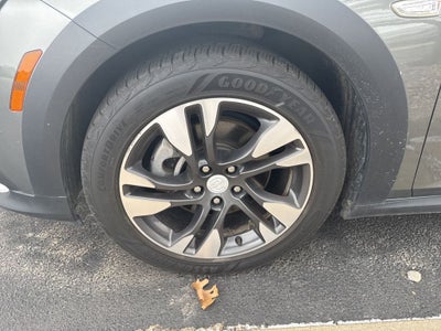 2019 Buick Regal TourX Essence