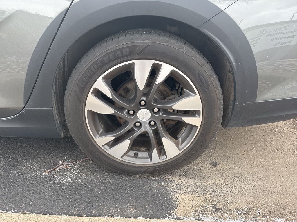 2019 Buick Regal TourX Essence