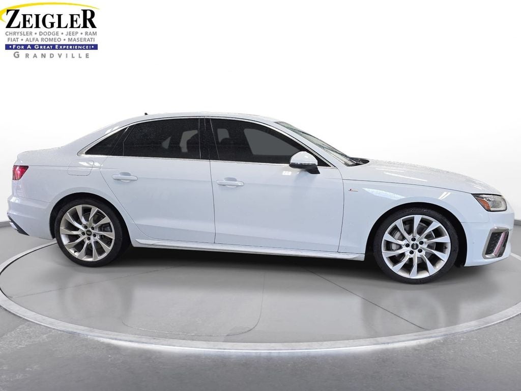 2022 Audi A4 45 S line Premium Plus quattro