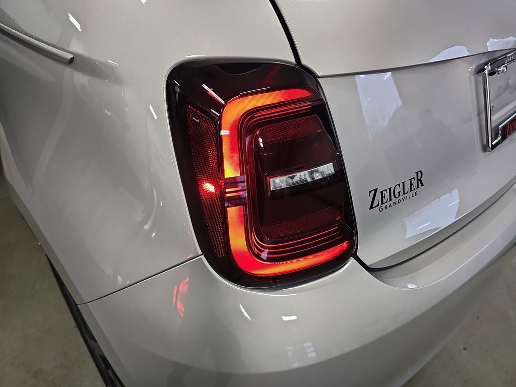 2025 FIAT 500e Battery Electric