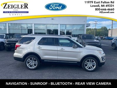 2017 Ford Explorer XLT SUPER CLEAN
