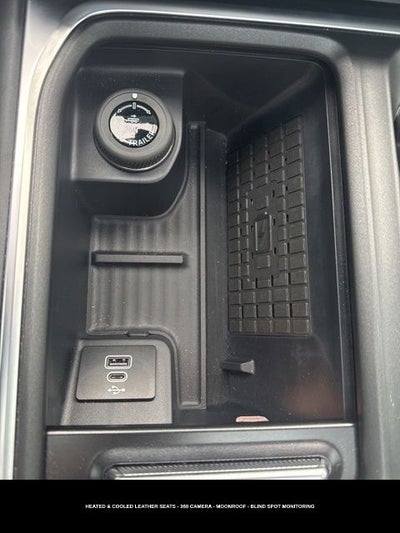 2025 Ford Expedition Max Platinum STEALTH PERFORMANCE PACKAGE