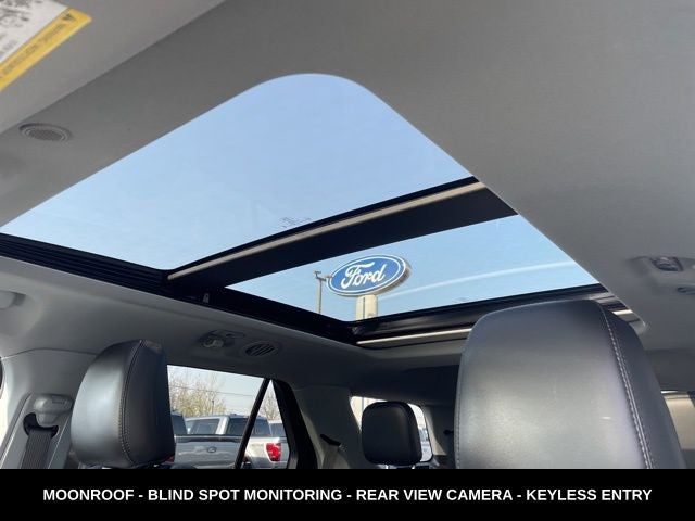 2023 Ford Explorer XLT MOONROOF