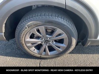 2023 Ford Explorer XLT MOONROOF
