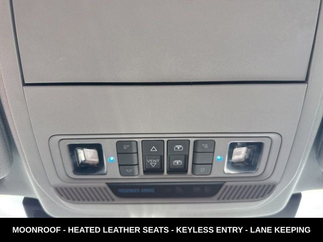 2024 Ford Explorer XLT PANORAMIC ROOF